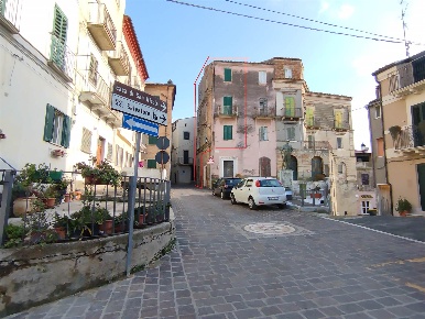 Foto Case semi ndipendenti a Pollutri Centro di 117 m² con 5 locali