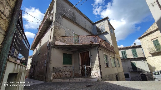 Foto Casa indipendente a Montemitro di 474 m² con 13 locali in vendita