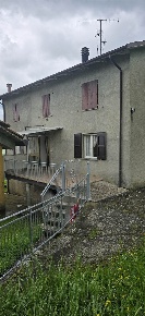 Foto Rustico a Montese Maserno di 258 m² con 5 locali in vendita