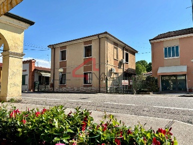 Foto Casa indipendente a Sorgà in vendita