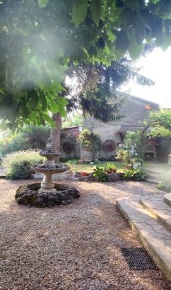 Foto Casa indipendente a Stradella di 220 m² con 8 locali in vendita