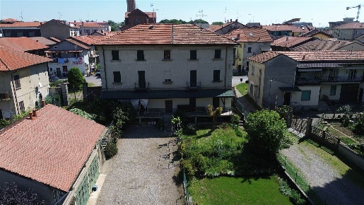Foto Case semi ndipendenti in Vicolo Valletta 11, Cogliate Centro di 150 m²