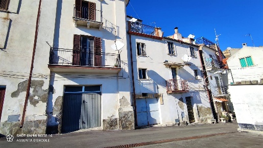 Foto Casa indipendente a Scerni Centro di 85 m² con 5 locali in vendita