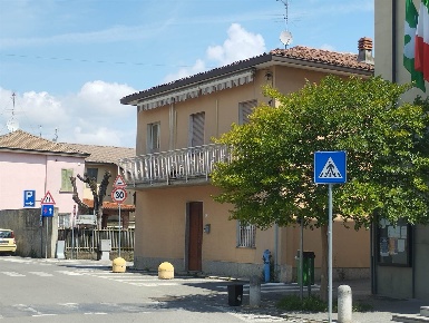 Foto Casa indipendente a Brignano Gera d'Adda di 165 m² con 5 locali