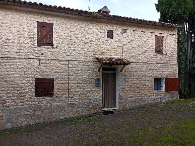 Foto Casa indipendente a San Severino Marche di 108 m² con 6 locali