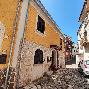 Foto Case semi ndipendenti in VIA FORNO SCADUTO 2, Nusco Centro di 300 m²
