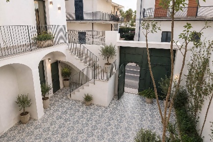 Foto Casa indipendente a Gravina di Catania Centro di 289 m² con 10 locali
