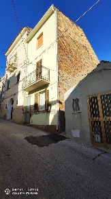 Foto Casa indipendente in via rossini, Scerni Centro di 113 m² con 6 locali