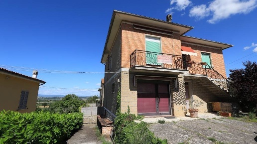 Foto Casa indipendente a Montepulciano di 254 m² con 6 locali in vendita