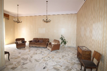 Foto Appartamento in VIA DIODORO SICULO, Lentini di 140 m² con 8 locali
