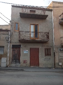Foto Casa indipendente a Camastra di 80 m² con 2 locali in vendita