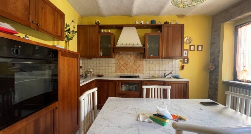 Foto Case semi ndipendenti in SP125, Cerreto Grue di 200 m² con 8 locali