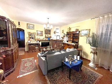 Foto Case semi ndipendenti a Camaiore Camaiore Paese di 160 m² con 9 locali