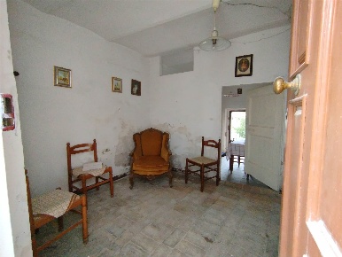 Foto Casa indipendente a Pollutri Centro di 160 m² con 10 locali in vendita