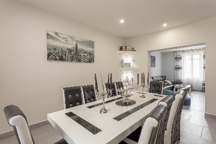 Foto Casa indipendente in via della Chiesa di Grignano, Prato di 240 m²