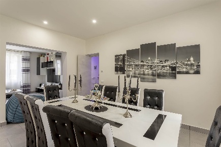 Foto Casa indipendente in via della Chiesa di Grignano, Prato di 240 m²