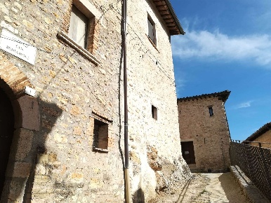 Foto Case semi ndipendenti a Ferentillo Centro di 130 m² con 5 locali