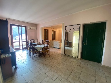 Foto Casa indipendente in via Giolito Ferrari 2/a, Trino Centro di 330 m²