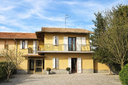 Foto Case semi ndipendenti a Ronsecco di 200 m² con 10 locali in vendita