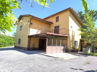 Foto Casa indipendente in via valle dei conti snc, Frigento di 180 m²