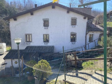 Foto Casa indipendente in Via Molino di Federico  6, di 153 m² con 6 locali