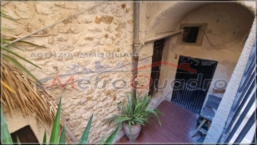 Foto Casa indipendente a Canicattì di 430 m² con 4 locali in vendita
