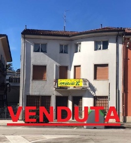 Foto Case semi ndipendenti in P.zza IV novembre, Povegliano Veronese Centro