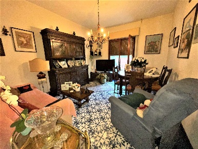 Foto Casa indipendente a Camaiore Camaiore Paese di 150 m² con 6 locali