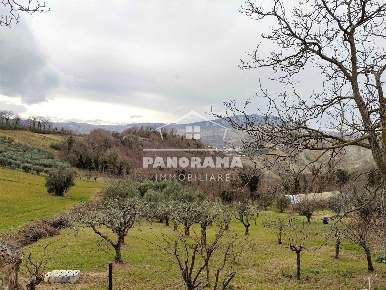Foto Casa indipendente a Montescudo-Monte Colombo di 231 m² con 6 locali
