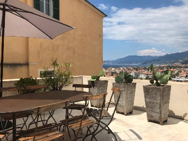 Foto Case semi ndipendenti a Bordighera Centro in affitto