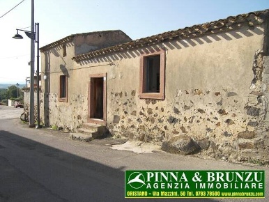 Foto Casa indipendente in VIA TRIESTE, Villanova Truschedu in vendita