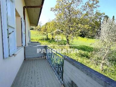 Foto Case semi ndipendenti a Montescudo-Monte Colombo di 302 m² in vendita