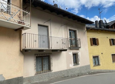 Foto Case semi ndipendenti a Issogne La Place di 161 m² con 8 locali