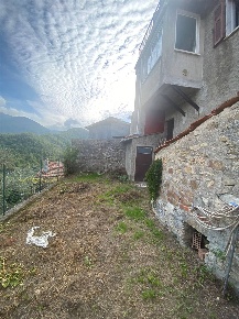 Foto Casa indipendente a Fosdinovo di 50 m² con 4 locali in vendita