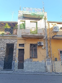 Foto Casa indipendente in via Pietro Novelli  107, Catania di 140 m²