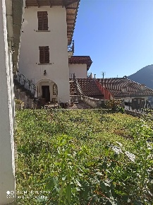 Foto Casa indipendente a Massiola Centro di 100 m² con 7 locali in vendita