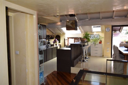 Foto Appartamento in Via Duomo 10, Verona Centro Storico di 185 m²