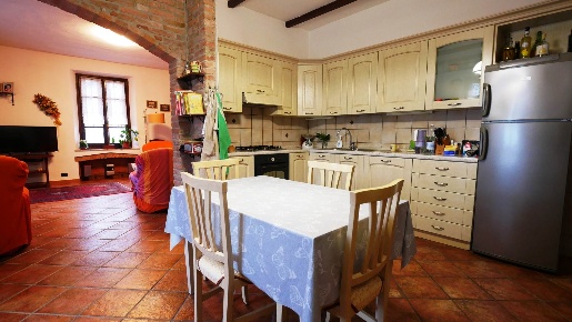 Foto Casa indipendente in PALAZZINA, Sarezzano di 360 m² con 11 locali