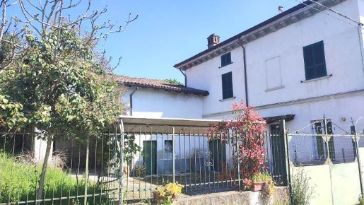 Foto Case semi ndipendenti a Canneto Pavese Colombarone di 220 m²