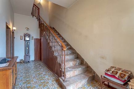 Foto Casa indipendente in via Galileo Galilei, Campi Bisenzio di 308 m²