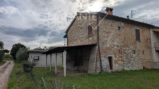 Foto Case semi ndipendenti a Castiglione del Lago Soccorso di 752 m²