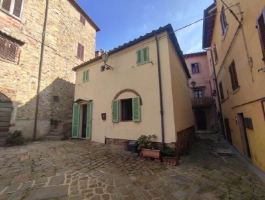 Foto Casa indipendente a Castagneto Carducci Centro di 93 m² con 5 locali