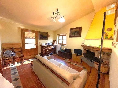 Foto Casa indipendente a Camaiore Camaiore Paese di 110 m² con 6 locali