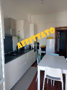 Foto Appartamento a Ancona Piano di 102 m² con 5 locali in affitto