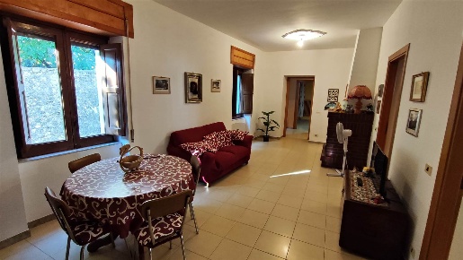 Foto Casa indipendente in VIA FERDINANDO CIANCIULLI 25, Montella di 260 m²