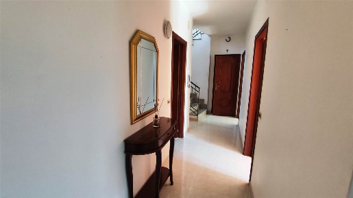 Foto Casa indipendente in VIA CISTERNA 84, Montella di 230 m² con 9 locali