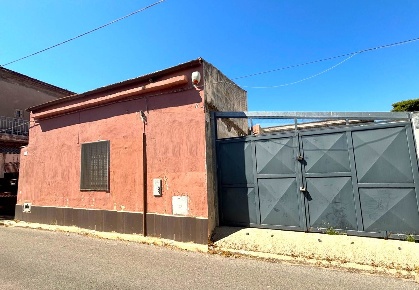 Foto Casa indipendente in VIA EA MARIO, Mondragone di 150 m² con 6 locali