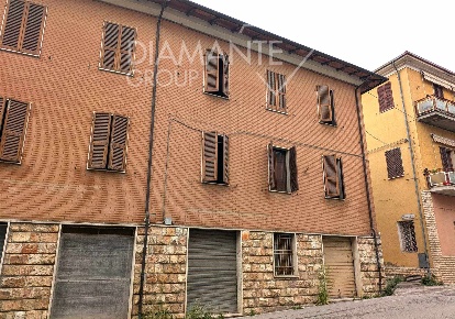 Foto Case semi ndipendenti a Castiglione del Lago Pozzuolo di 445 m²