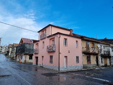 Foto Casa indipendente in VIA MALTA, Serra San Bruno Centro di 167 m²