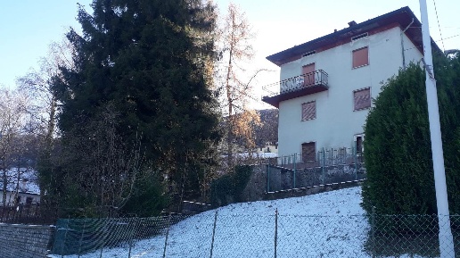 Foto Casa indipendente a Costa Valle Imagna di 170 m² con 5 locali